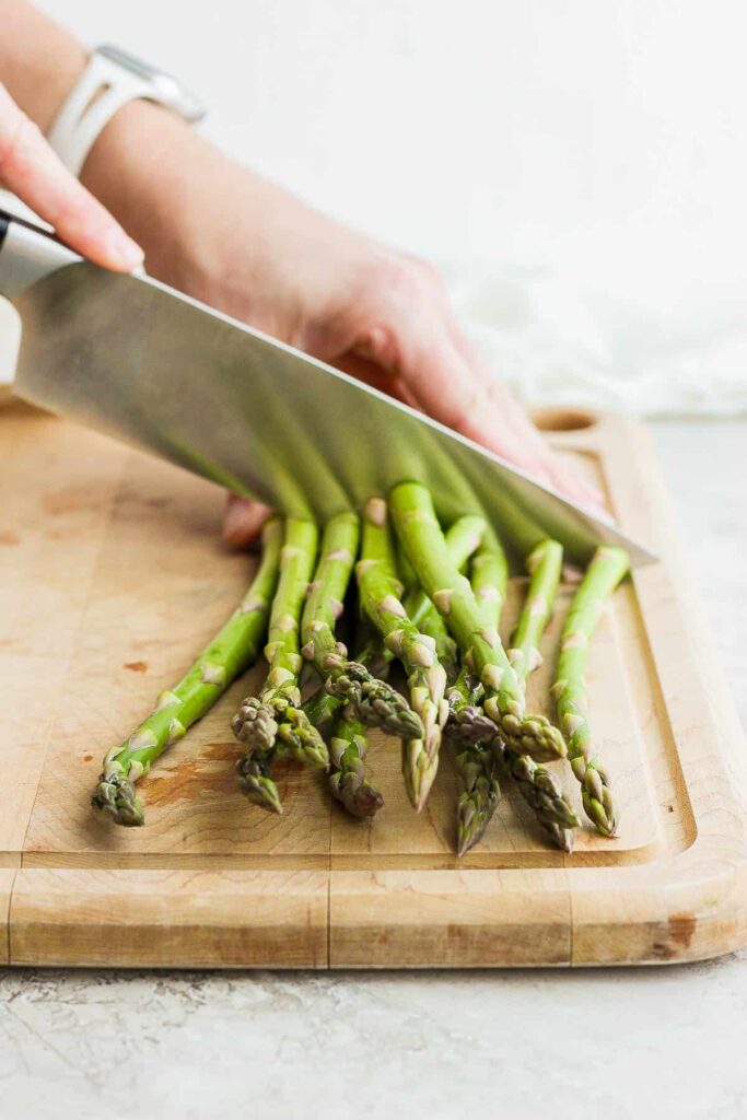 how to cut the asparagus